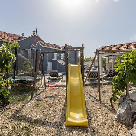 Holiday Home Luka Nova Sela Экстерьер фото